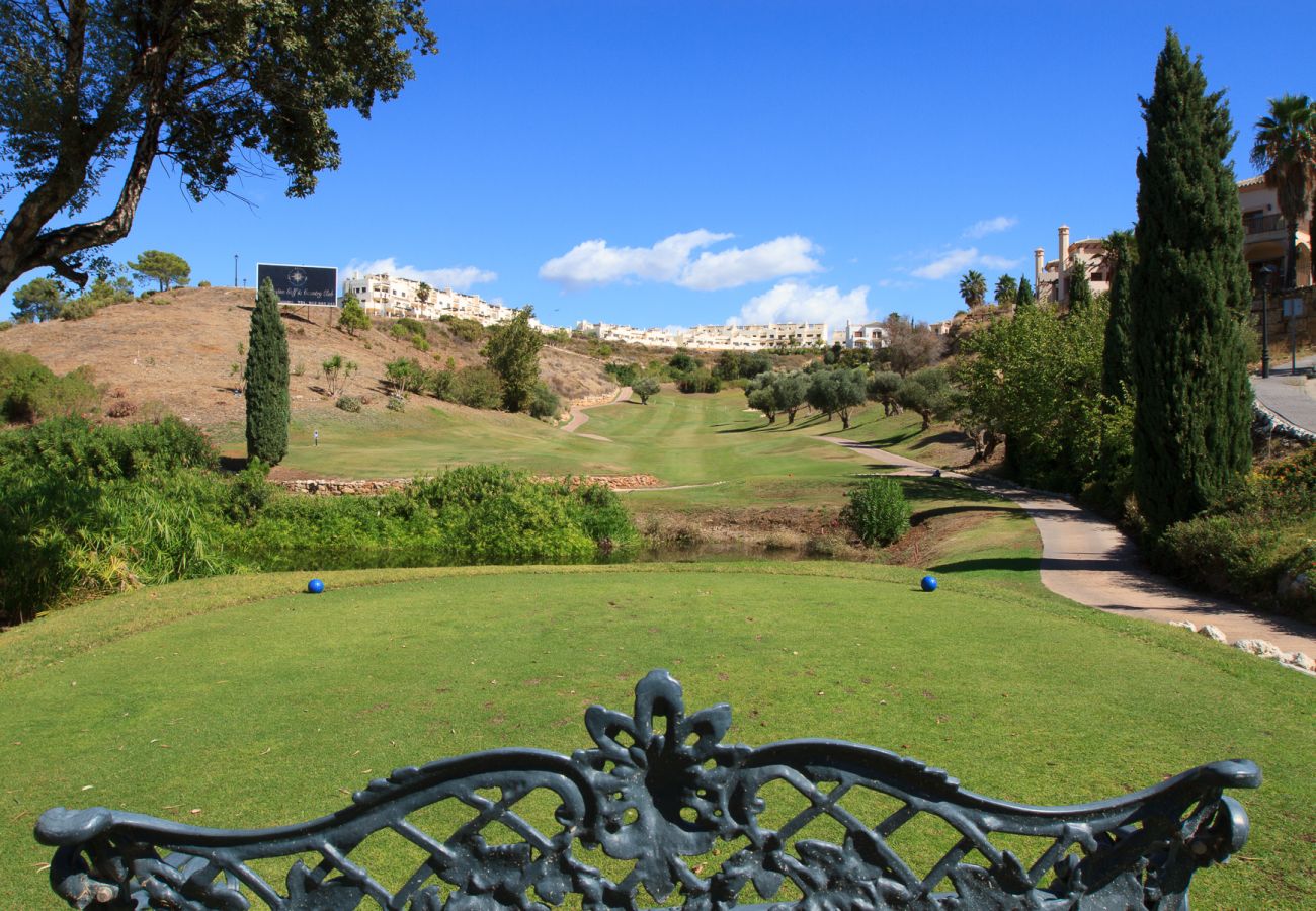 Apartment in Estepona - Top del Golf Hills Marbella - Large roof top lounge terrace