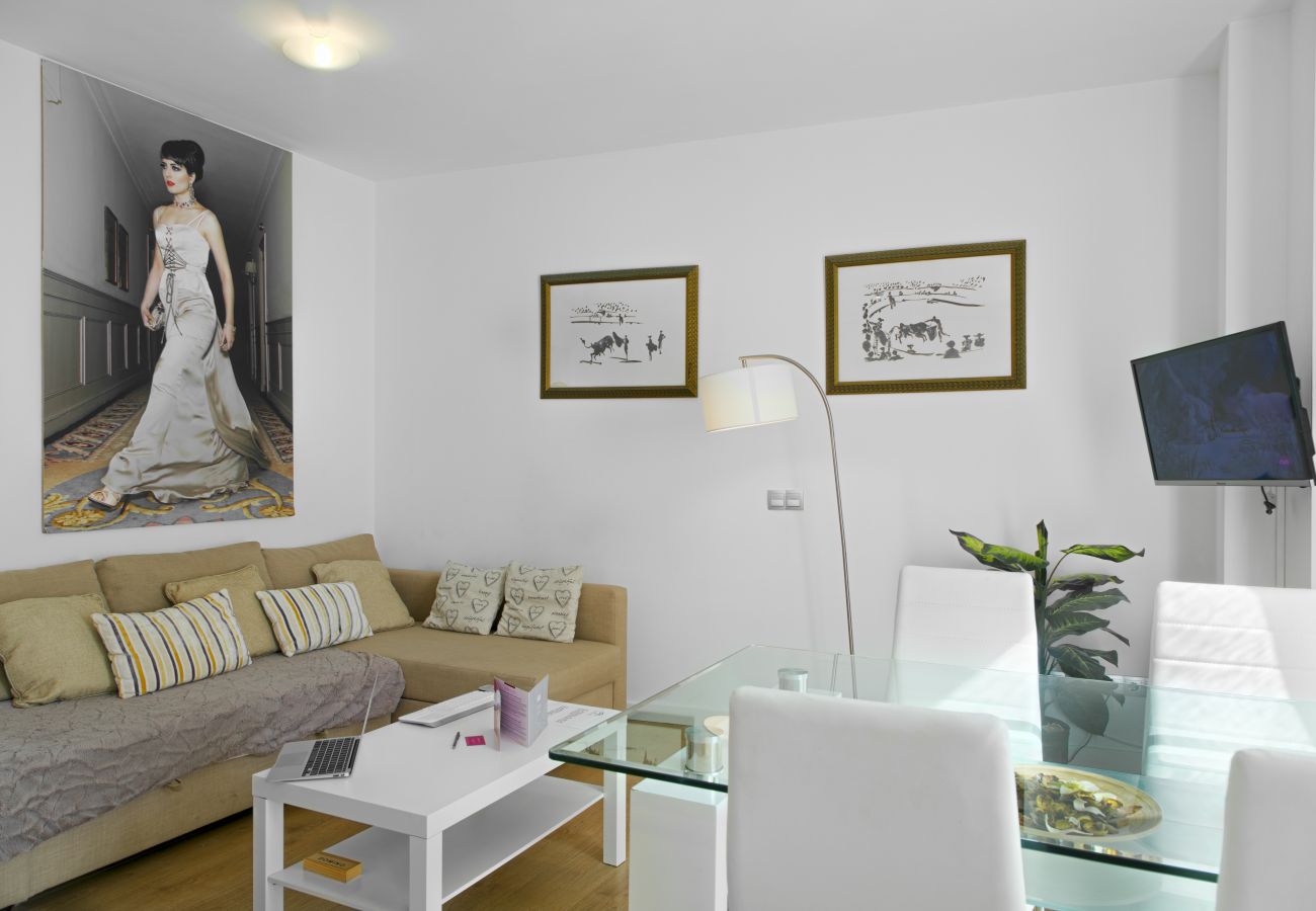 Apartment in Málaga - Pompidou Superior 4B