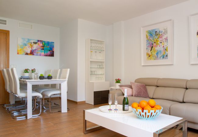 Apartment in Torremolinos - Lydia Uno - Exclusive apartment for 8 near beach and restaurants Apartment in Torremolinos - Lydia Uno - Exclusive apartment for 8 near beach and restaurants