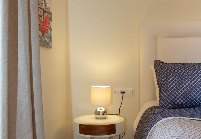 Apartment in Torremolinos - Lydia Uno - Exclusive apartment for 8 near beach and restaurants Apartment in Torremolinos - Lydia Uno - Exclusive apartment for 8 near beach and restaurants