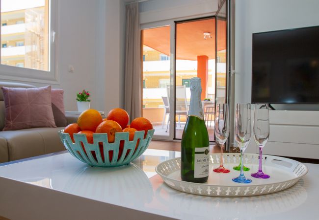 Apartment in Torremolinos - Lydia Uno - Exclusive apartment for 8 near beach and restaurants Apartment in Torremolinos - Lydia Uno - Exclusive apartment for 8 near beach and restaurants