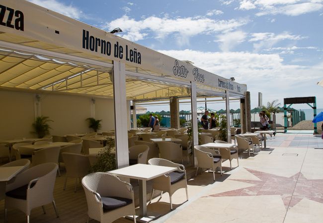 Apartment in Torremolinos - Lydia Uno - Exclusive apartment for 8 near beach and restaurants Apartment in Torremolinos - Lydia Uno - Exclusive apartment for 8 near beach and restaurants