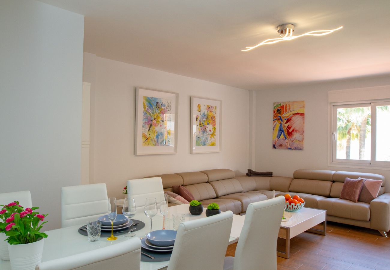 Apartment in Torremolinos - Lydia Uno - Exclusive apartment for 8 near beach and restaurants