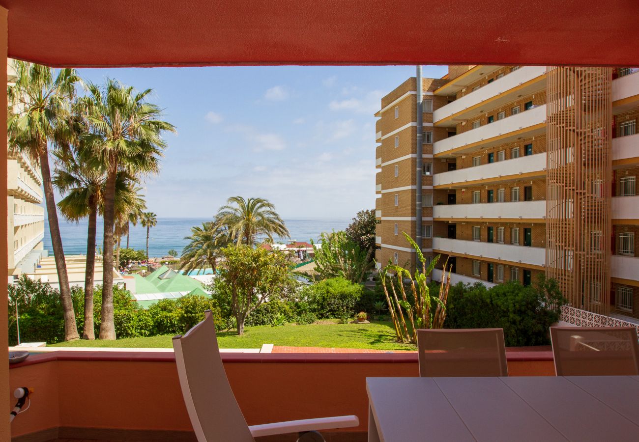 Apartment in Torremolinos - Lydia Uno - Exclusive apartment for 8 near beach and restaurants