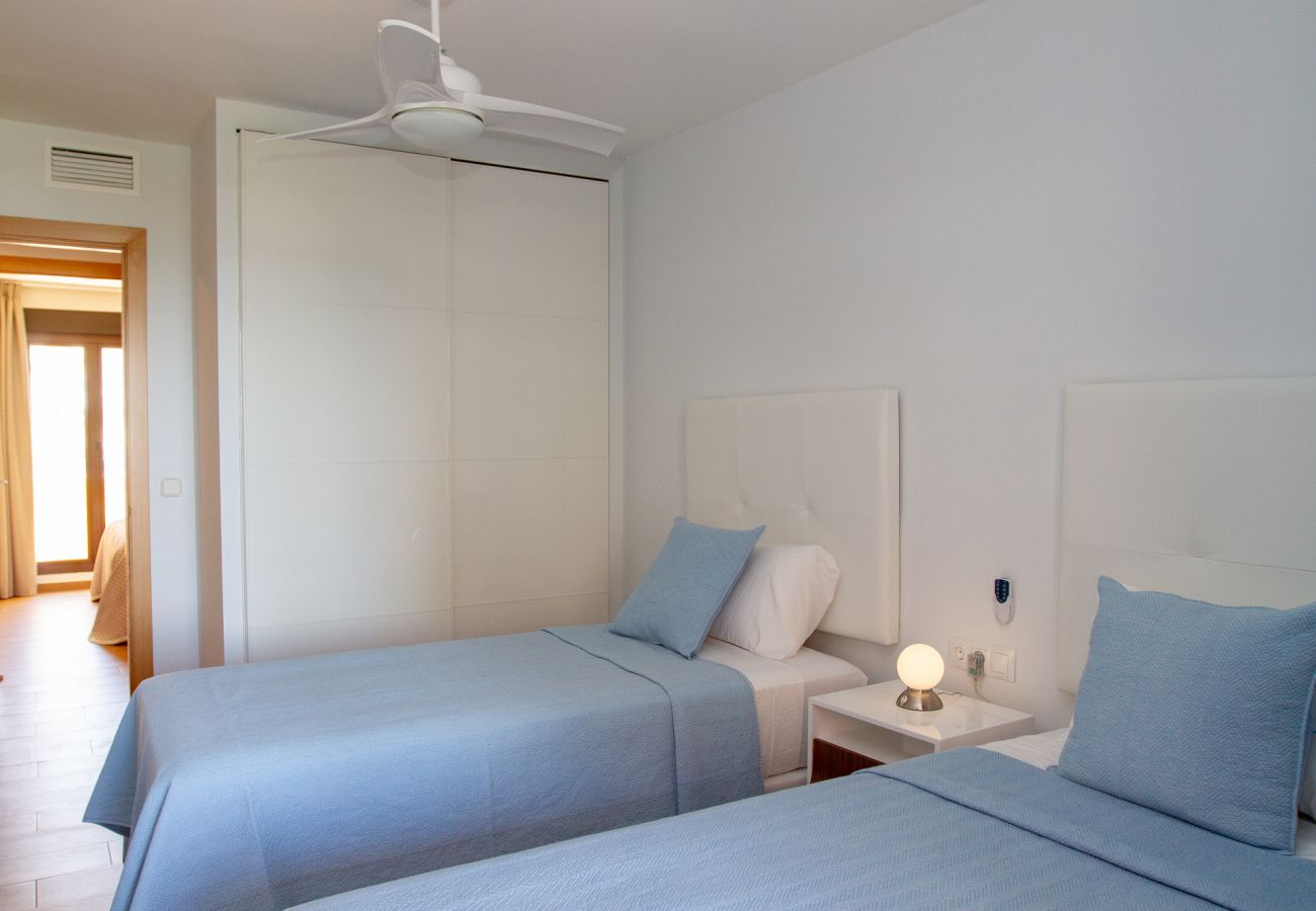 Apartment in Torremolinos - Lydia Uno - Exclusive apartment for 8 near beach and restaurants