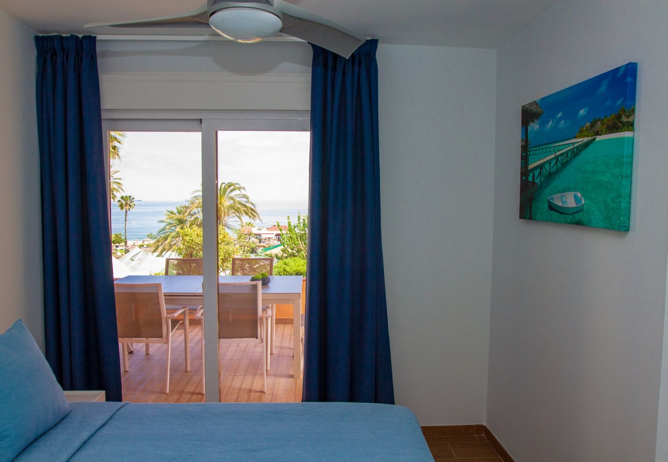 Apartment in Torremolinos - Lydia Uno - Exclusive apartment for 8 near beach and restaurants