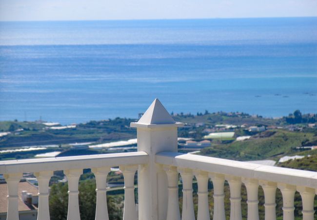 Villa in Algarrobo - Casa Bonita - 4 bedroom Country House in Authentic Andalucia, Malaga Villa in Algarrobo - Casa Bonita - 4 bedroom Country House in Authentic Andalucia, Malaga
