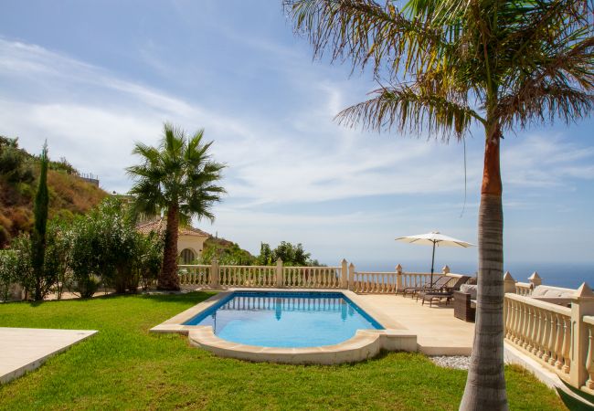 Villa in Algarrobo - Casa Bonita - 4 bedroom Country House in Authentic Andalucia, Malaga Villa in Algarrobo - Casa Bonita - 4 bedroom Country House in Authentic Andalucia, Malaga