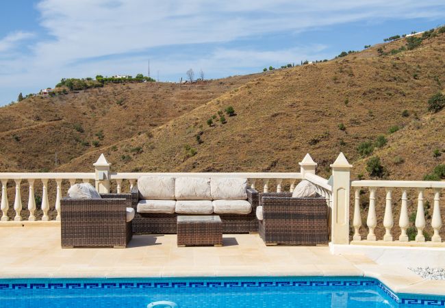 Villa in Algarrobo - Casa Bonita - 4 bedroom Country House in Authentic Andalucia, Malaga