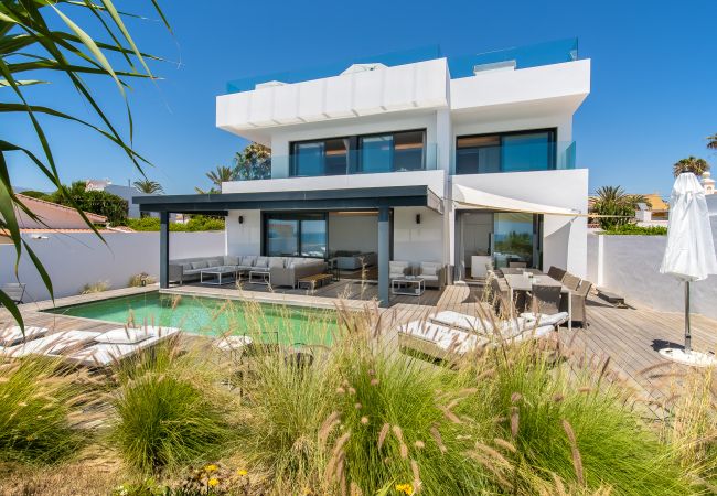 Villa in Marbella - Costabella Marbella - Unique Luxury Beach Villa Villa in Marbella - Costabella Marbella - Unique Luxury Beach Villa
