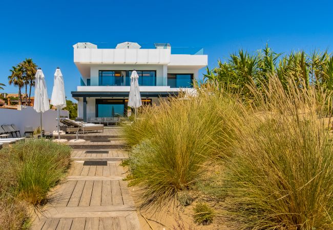 Villa in Marbella - Costabella Marbella - Unique Luxury Beach Villa Villa in Marbella - Costabella Marbella - Unique Luxury Beach Villa