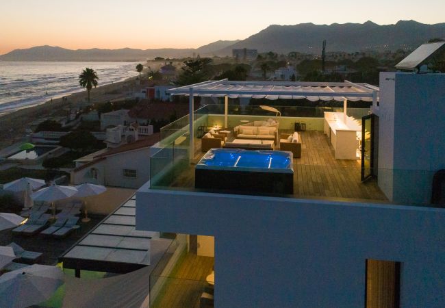 Villa in Marbella - Costabella Marbella - Unique Luxury Beach Villa Villa in Marbella - Costabella Marbella - Unique Luxury Beach Villa