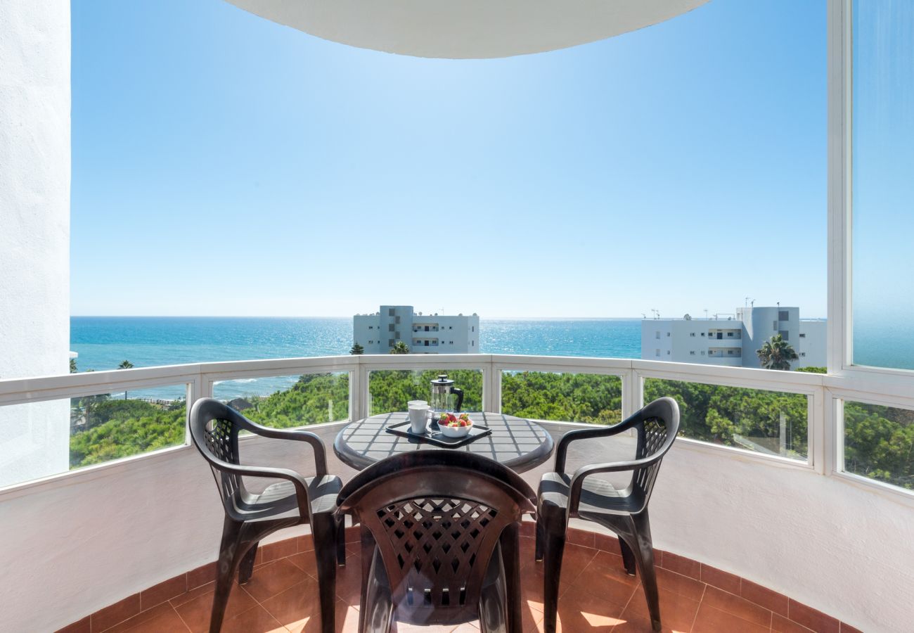 Apartment in Mijas Costa - Algaida Beach Apartment, Calahonda de Mijas