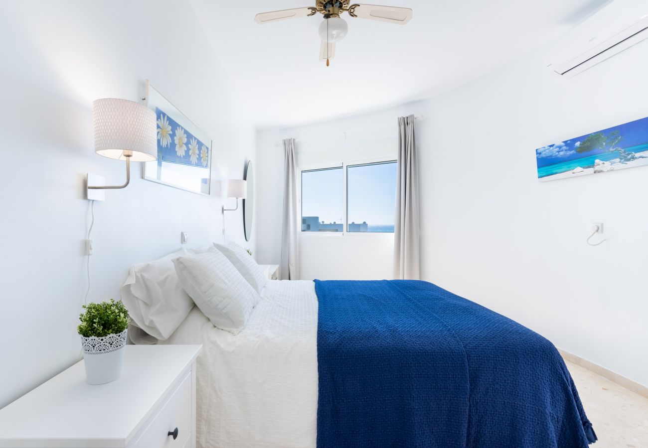 Apartment in Mijas Costa - Algaida Beach Apartment, Calahonda de Mijas