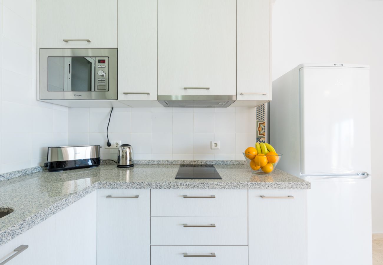 Apartment in Mijas Costa - Algaida Beach Apartment, Calahonda de Mijas