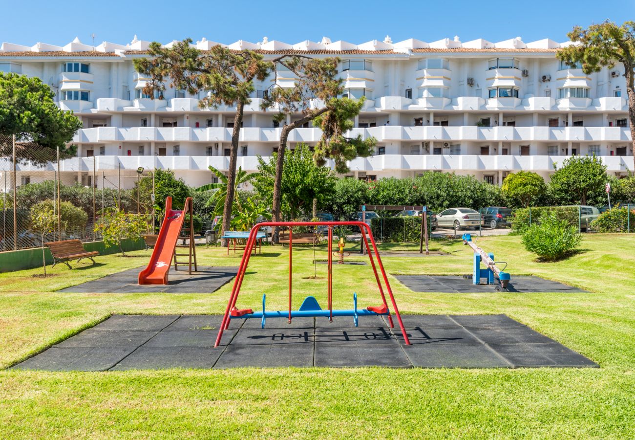Apartment in Mijas Costa - Algaida Beach Apartment, Calahonda de Mijas