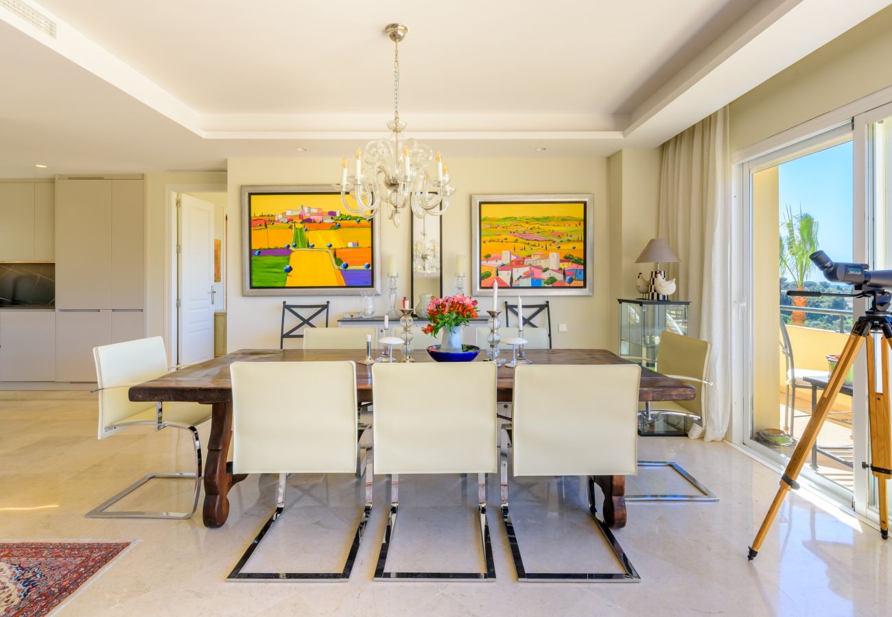 Apartment in Marbella - Elviria Hills Penthouse – Idyllic Golf & Sea View Oasis in Marbella