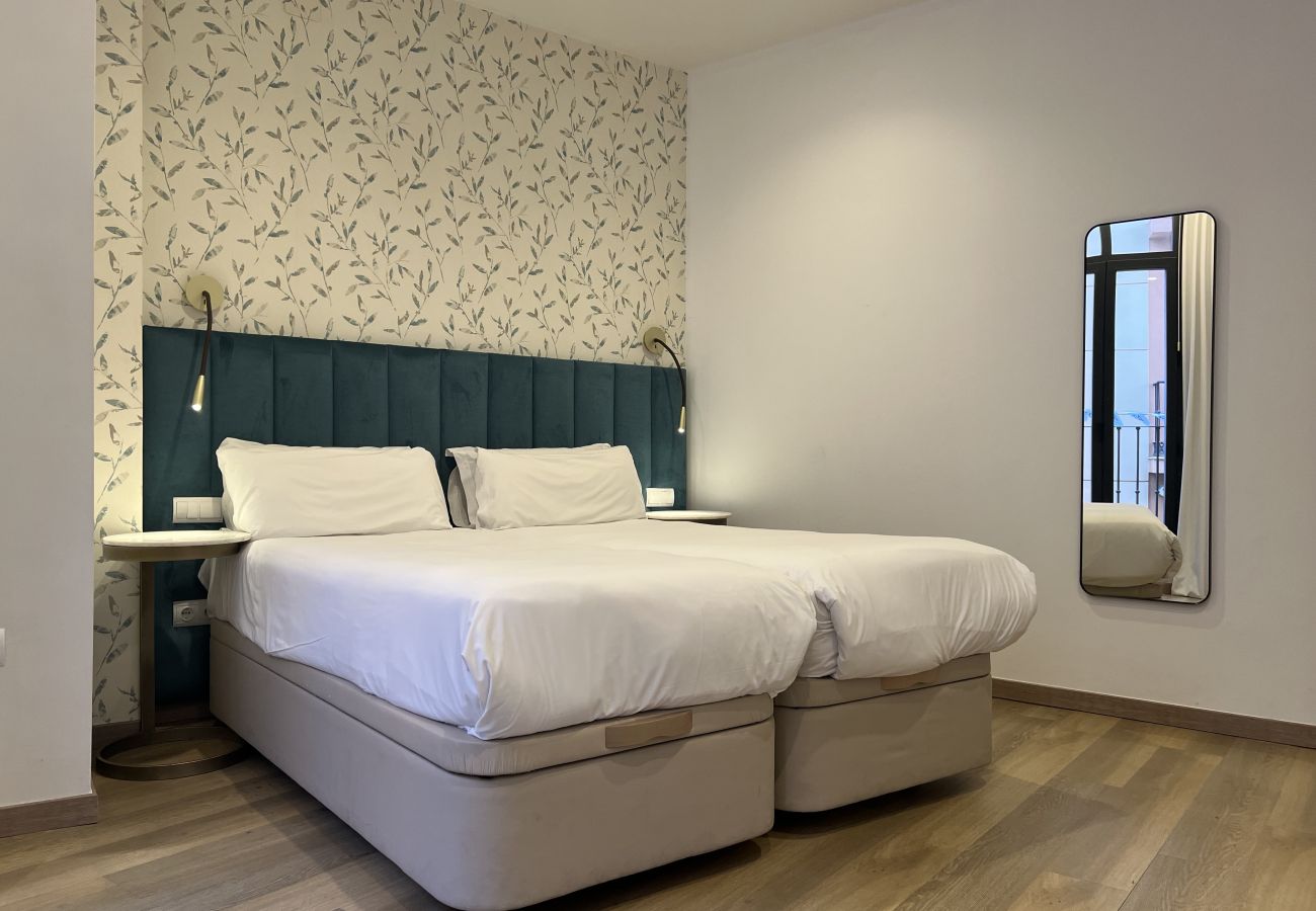 Apartment in Málaga - Souvirón de Torres III