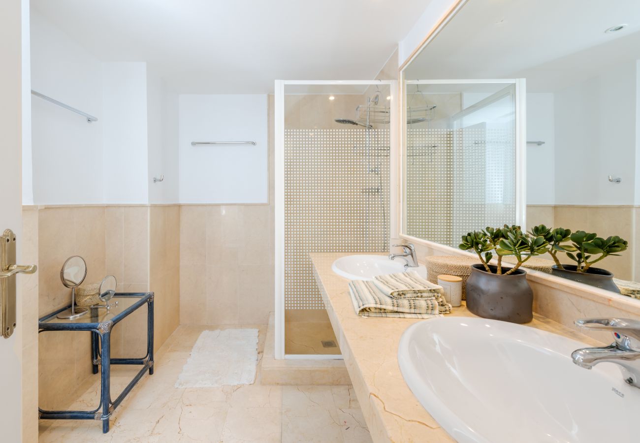 Apartment in Marbella - El Manantial Elviria – Spacious Sea View Apartment with Large Terrace