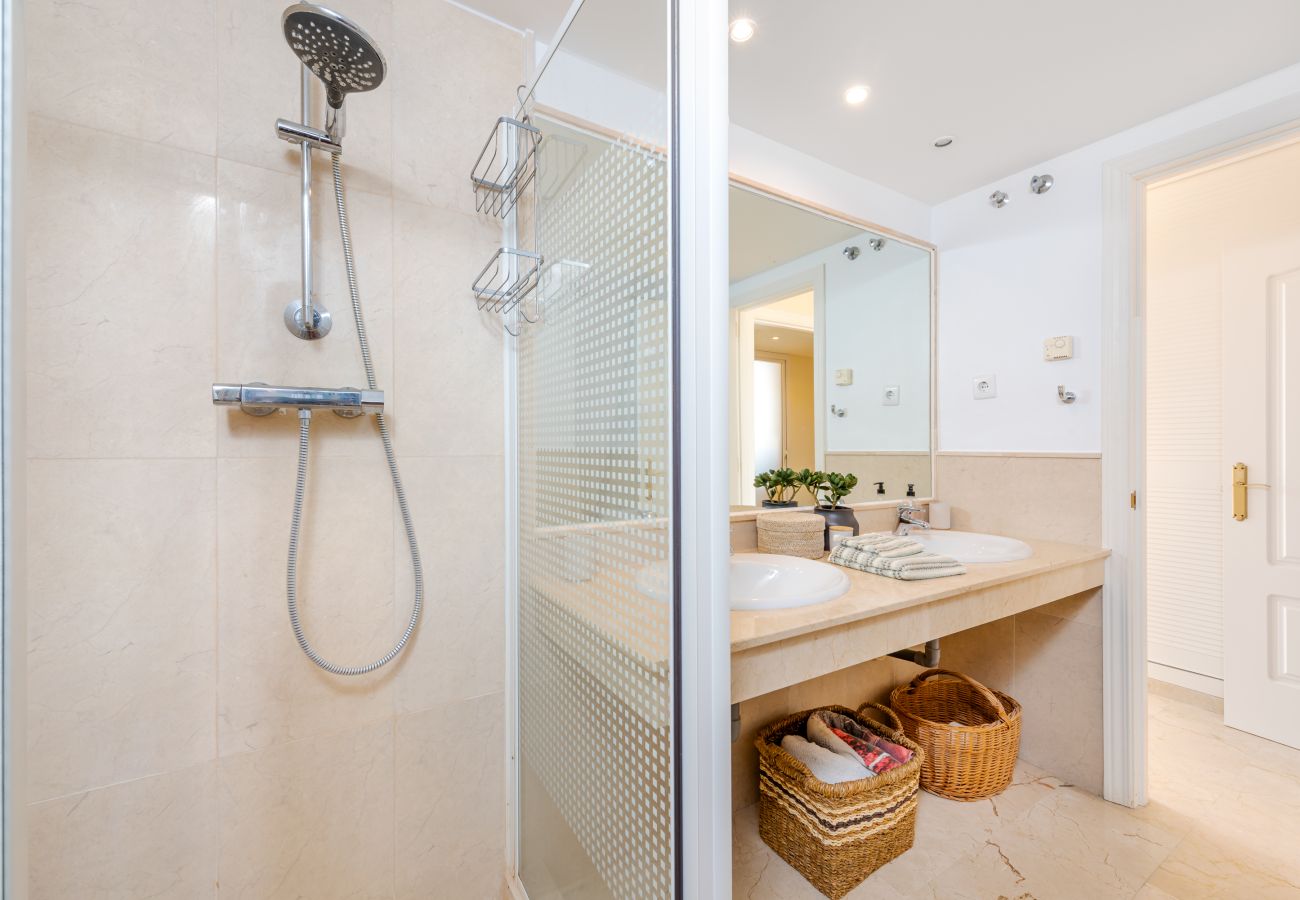 Apartment in Marbella - El Manantial Elviria – Spacious Sea View Apartment with Large Terrace